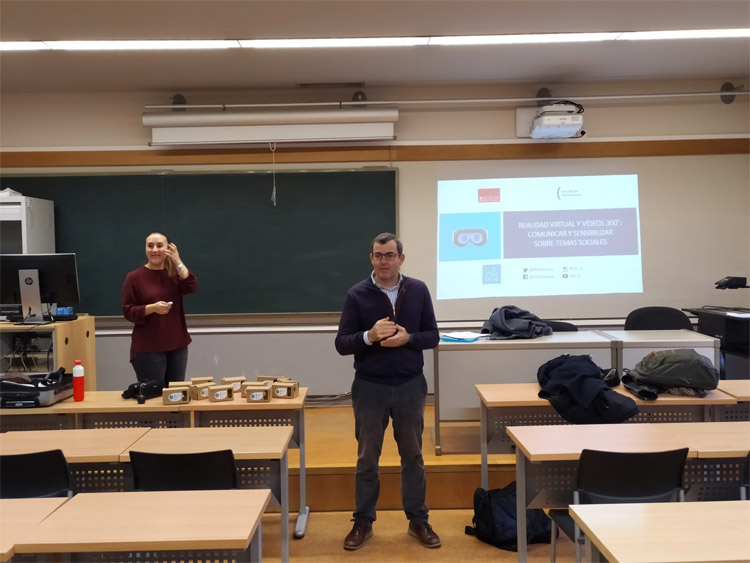 Sara García Caballero y José María Herranz, durante el taller realizado en la Facultad de Trabajo Social 