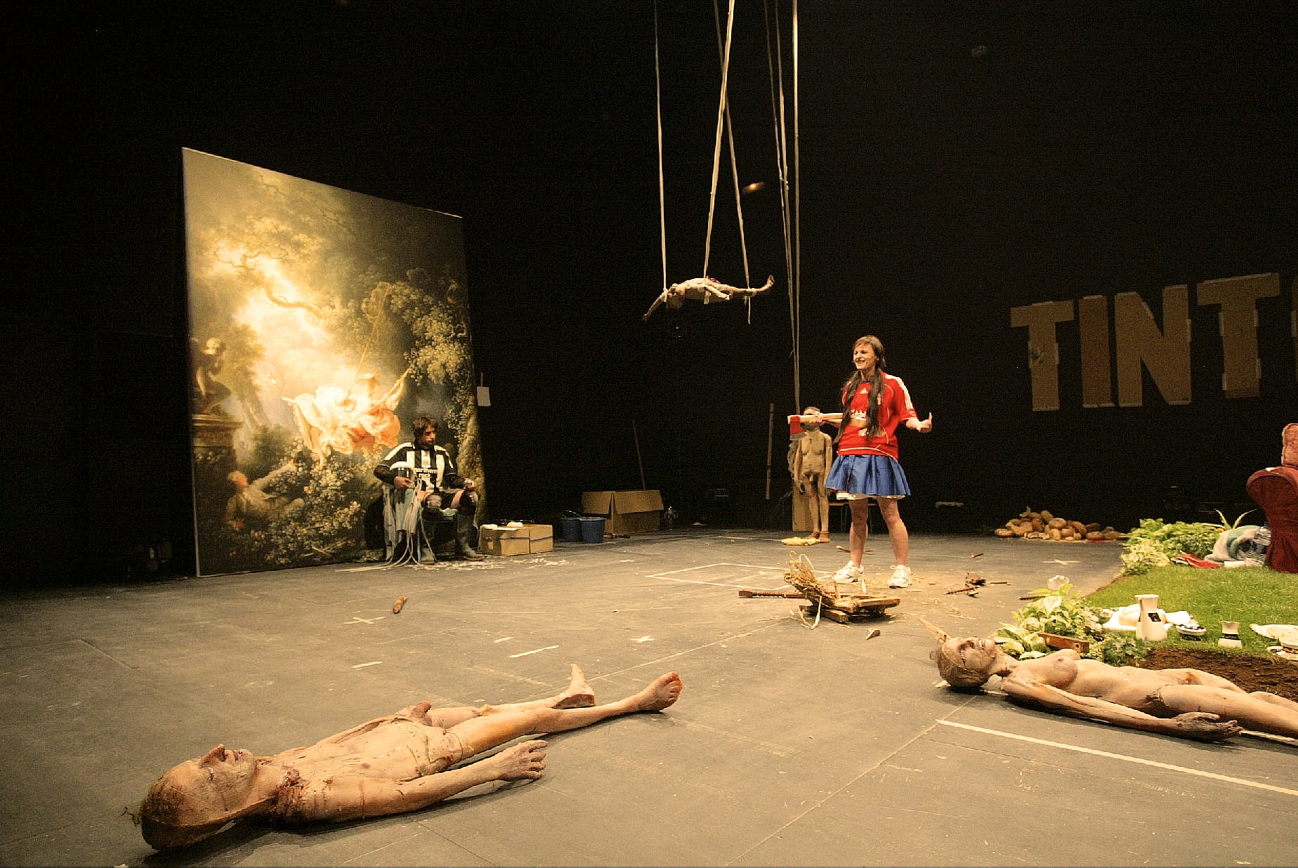 Perro muerto en tintorería: Los fuertes