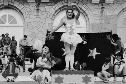 Ó pro cê vê na ponta do pé